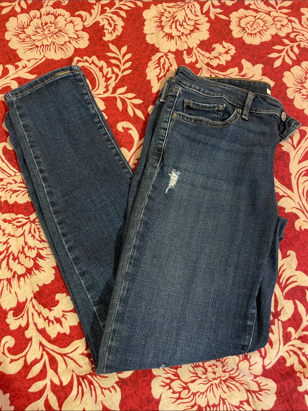 Levi's Dark Blue Women's Skinny Jeans with Light Distress